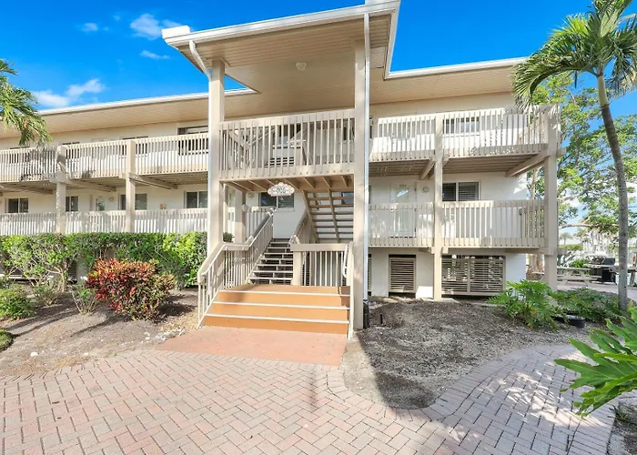 Marina Villa 705