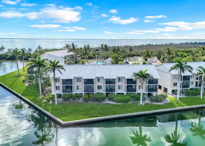 Marina Villa 705