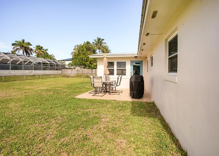 Walk To Jetty Park: Harbor District Home!