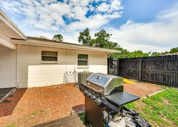 Breezy Lutz Home W/ Patio: Perfect For Long Stays