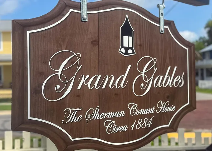 'Grand Gables' Home: 1 Block To St Johns River!