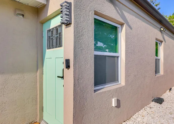 6 Mi To Dtwn: Sarasota Apt W/ Patio & Fire Pit