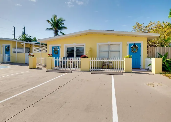 Walk To Beach: Dog-Friendly Gem In Cocoa Beach!