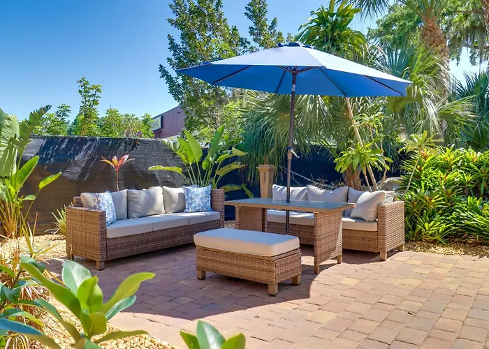 Fish On-Site: Okeechobee Cabin W/ Pool Access