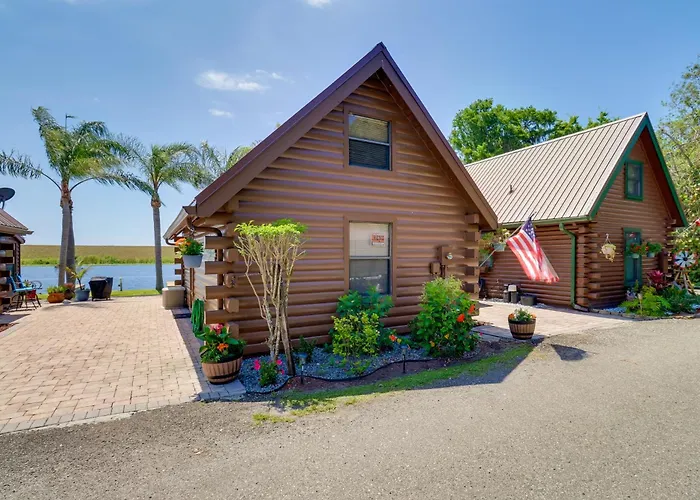 Boat, Fish & Swim: Lakefront Cabin In Okeechobee!
