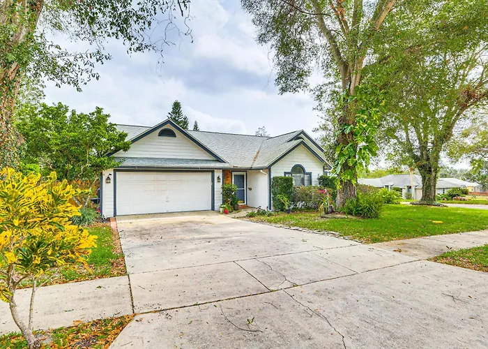 Swim, Golf & Relax: Lovely Home In Lake Mary