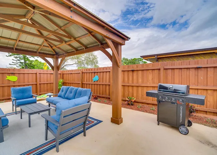 Lanai, Grill & Outdoor Pool: Melbourne Duplex!