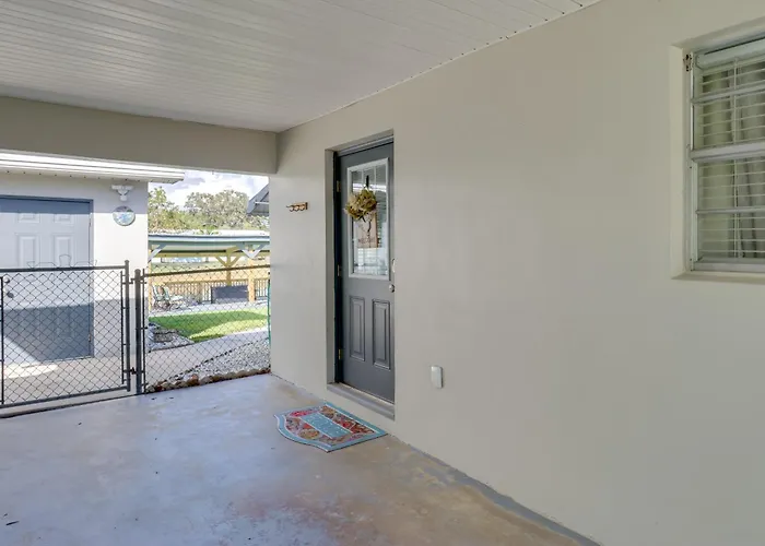 2 Mi To Lake Okeechobee: Waterfront Home W/ Deck!