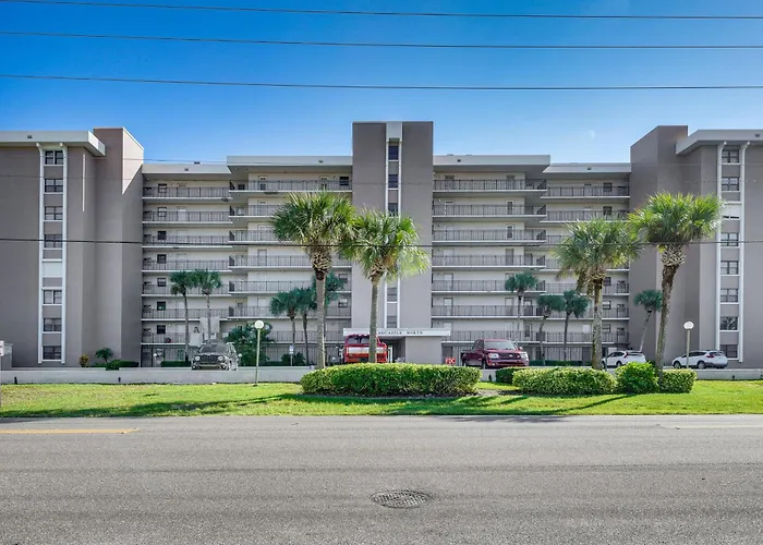 Beachfront Condo W/ Pool Access In Ponce Inlet