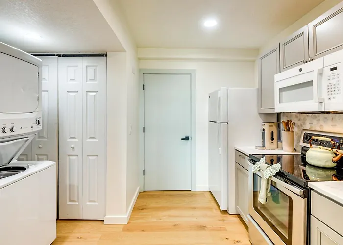 Steps To Shore: Studio W/ Patio In Flagler Beach