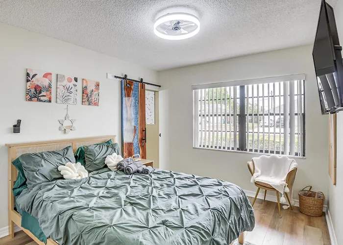 6 Mi To Gemini Springs Park: Chic Home W/ Pool!