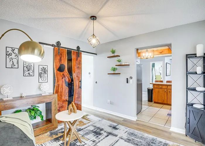 6 Mi To Gemini Springs Park: Chic Home W/ Pool!