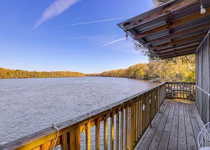 Suwannee River Escape: 6 Mi To Manatee Springs