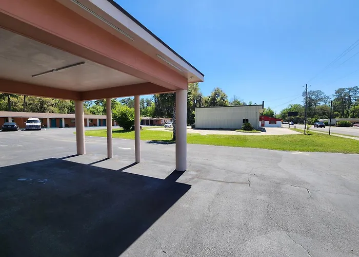 Economy Inn