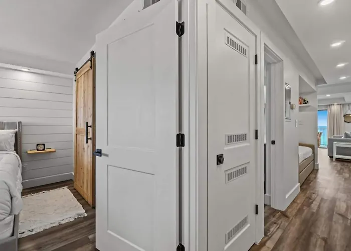 The Summit 803: Beachfront Luxury Condo with Incredible Views