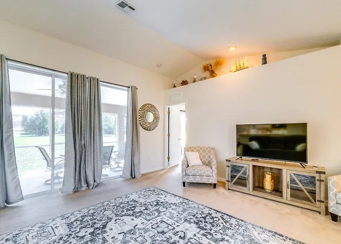 Family-Friendly Spring Hill Vacation Home W/ Lanai