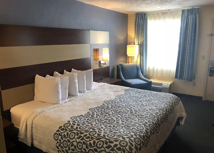 Days Inn By Wyndham Bradenton I-75