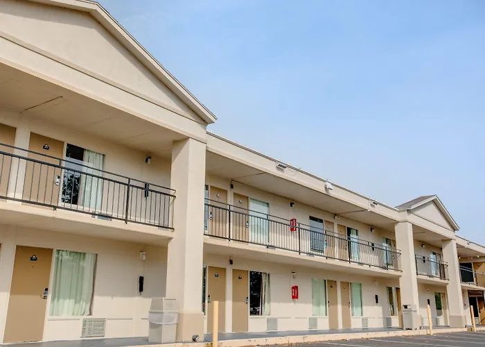 Days Inn By Wyndham St. Petersburg / Tampa Bay Area