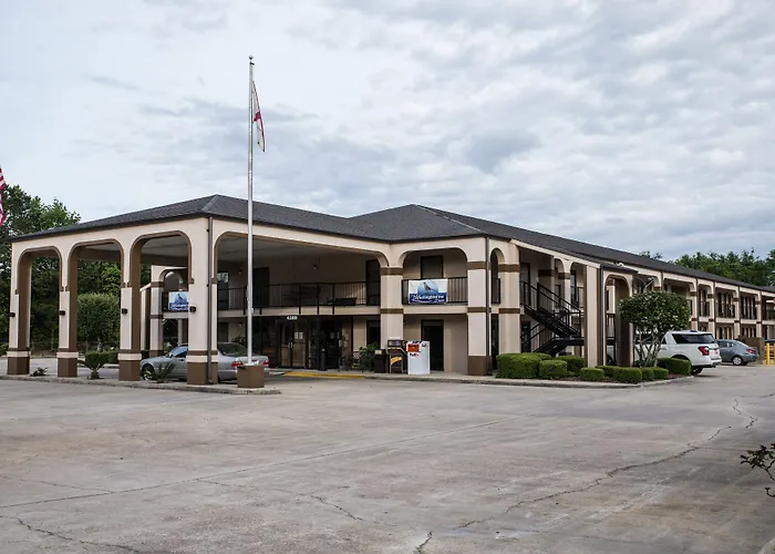 Mockingbird Inn & Suites