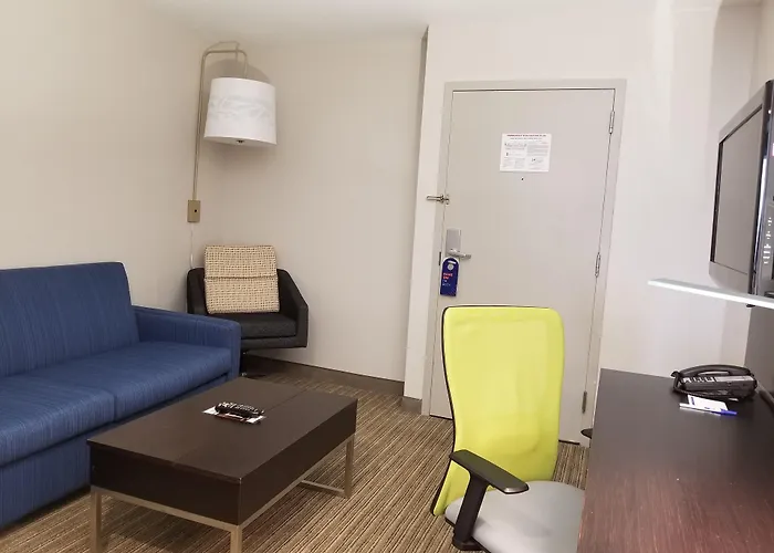 Holiday Inn Express & Suites Miami - Hialeah By Ihg