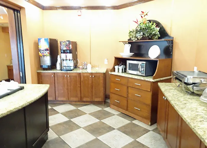 Home Town Inn & Suites