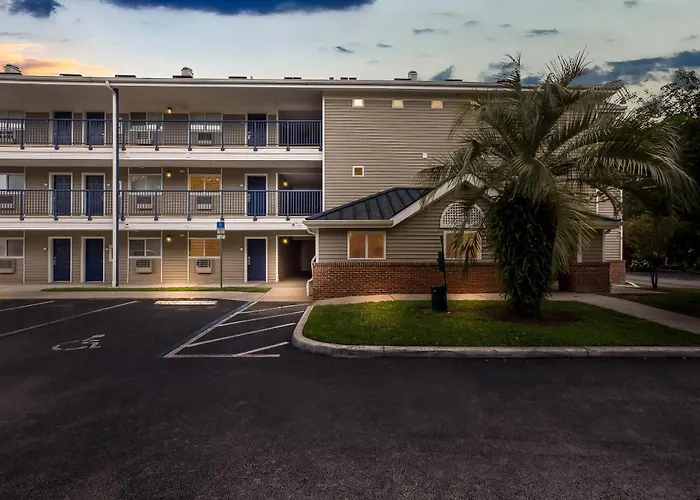 Birch Hill Suites - Lakeland