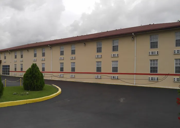 Belmont Inn & Suites
