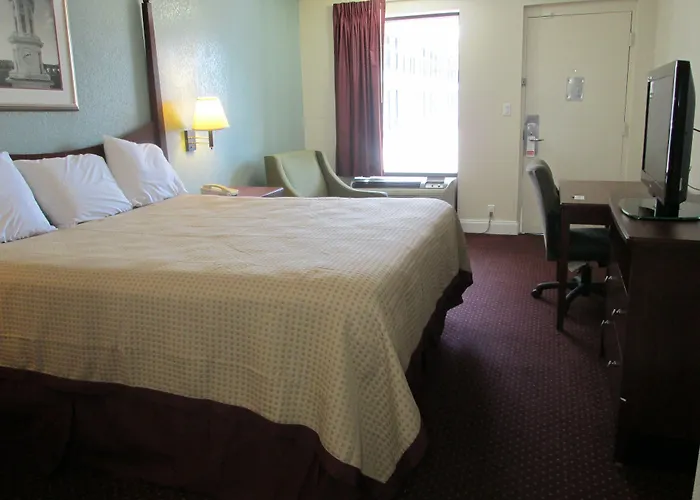 Regency Inn Near Boardwalk & Hurlburt Field