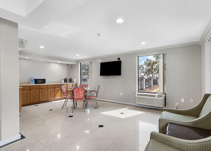 Regency Inn Near Boardwalk & Hurlburt Field