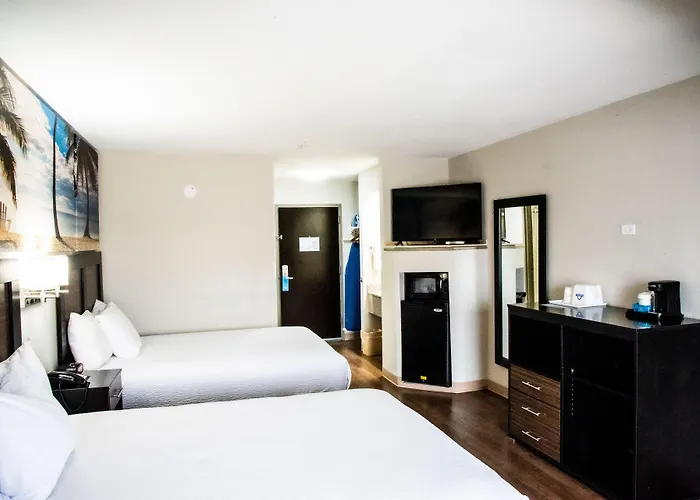 Days Inn By Wyndham Panama City/Callaway