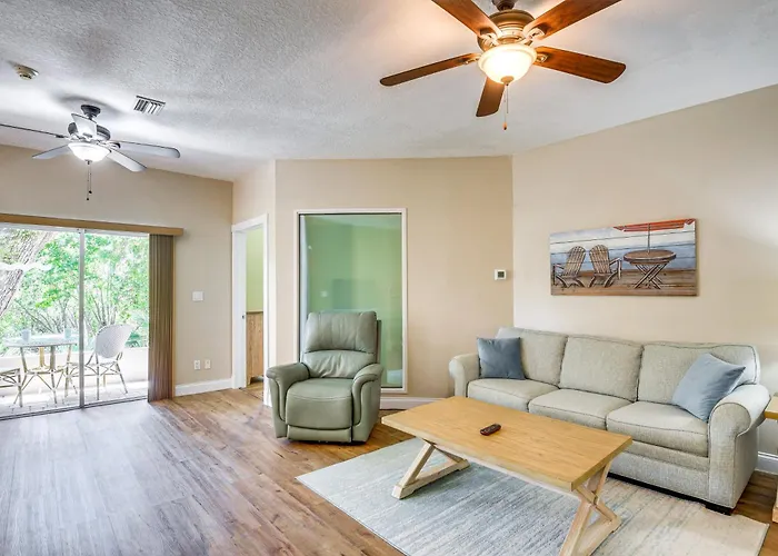 Walk To The Beach! New Smyrna Hideaway W/ Patio