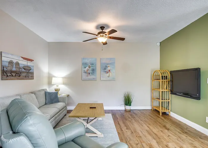 Walk To The Beach! New Smyrna Hideaway W/ Patio