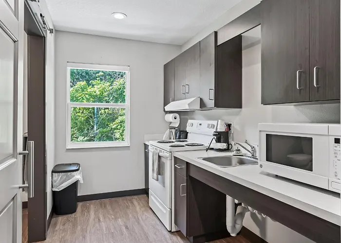 Baymont By Wyndham Ocala Suites