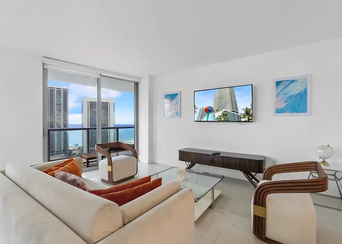 Resort-Style Living With Direct Ocean Views - 3Br Beauty