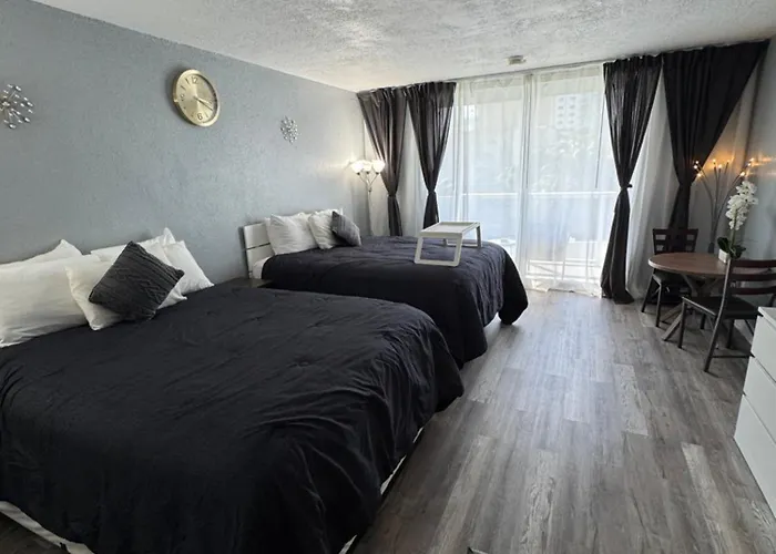 Miami Sunny Isles Beach Ocean Front Resort Condo With Balcony Pool, Beach,Gym,Valet Parking
