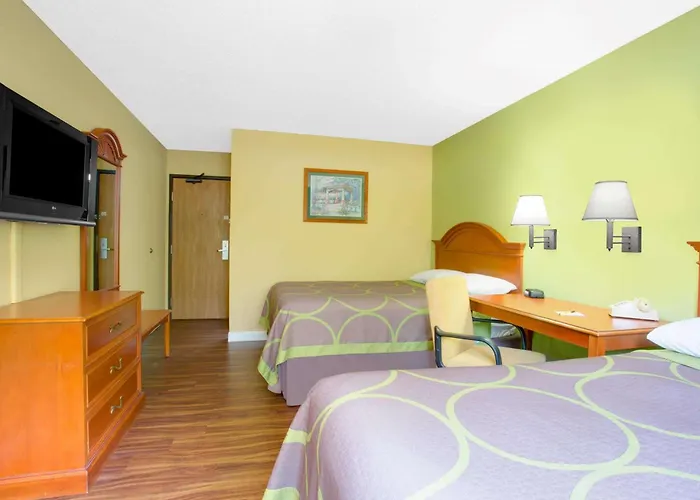 Super-8-Gainesville-I-75-Hospital-University-Area