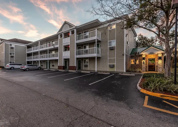 Hometowne Studios By Red Roof Orlando - Casselberry