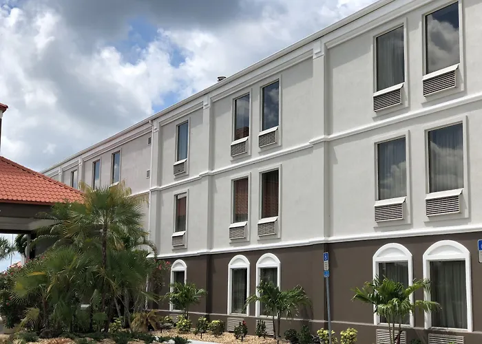 Comfort Inn & Suites Bradenton North I-75