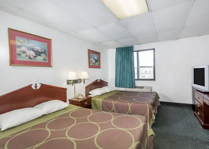 Super 8 By Wyndham Pompano Beach