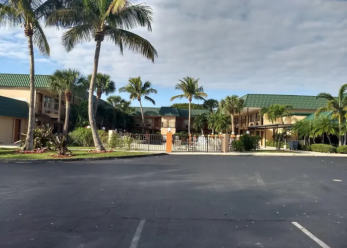 Super 8 By Wyndham North Palm Beach
