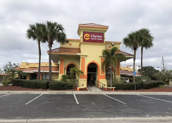 Clarion Inn & Suites Kissimmee-Lake Buena Vista South