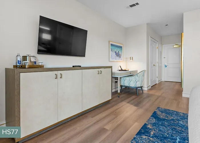 Harbor Suites At Harborwalk Village