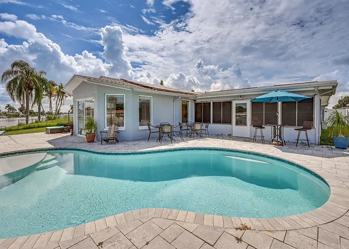 Sunset Views & Hot Tub: Lakefront Holiday Retreat!