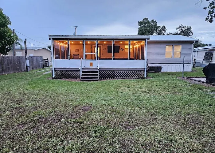 Fisherman'S Hideaway! Home On Canal In Okeechobee!