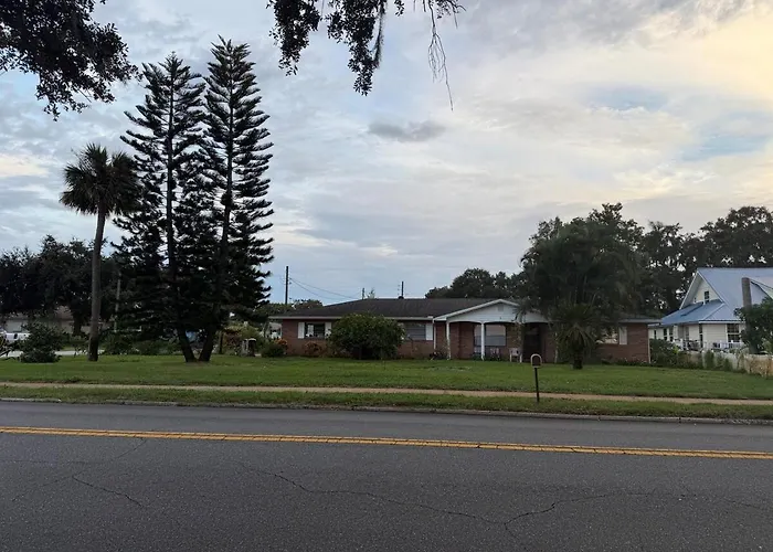 Family Retreat With Lake Views And Near Disney