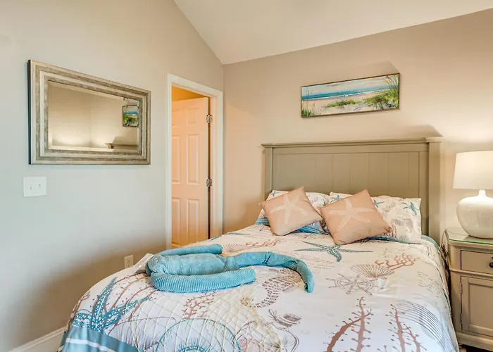 Oceanfront Duck Key Villa: 2 Marinas Steps Away!