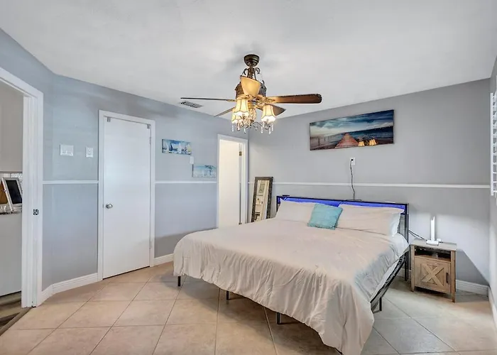 Hernando Beach Gulf Access, Dock & Heated Pool