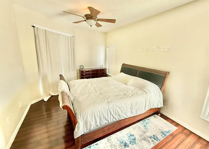 Spacious House With Pool And Hot Tub Near Tampa