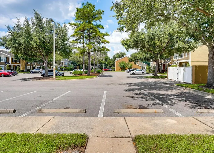 Shop, Golf & More: Family Retreat In Wesley Chapel
