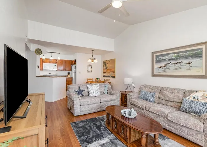 Cozy Beachside Hideaway - Bc104